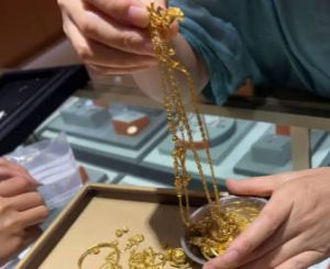 賣黃金飾品